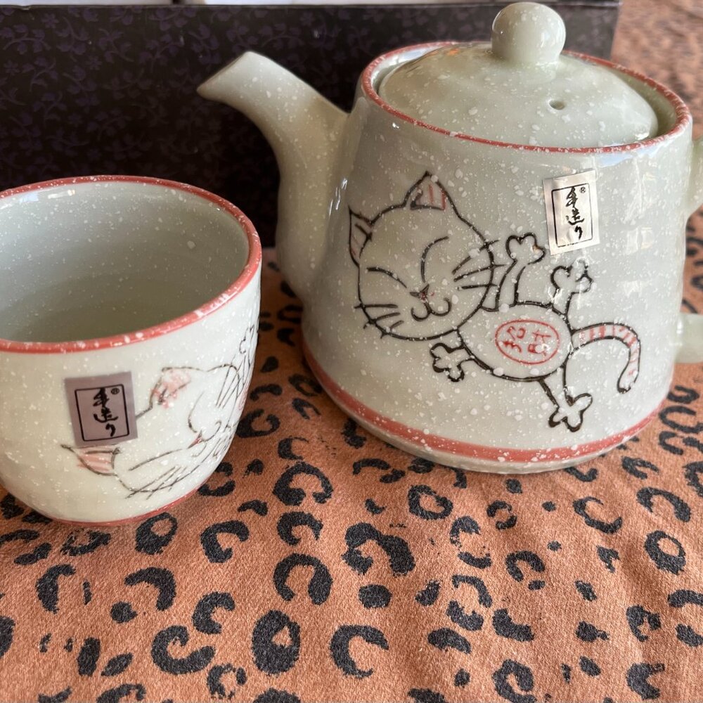 Nagoya Ye Hwa Ceramicware Japanese Hand Painted Cat Tea Set - Picture 3 of 9